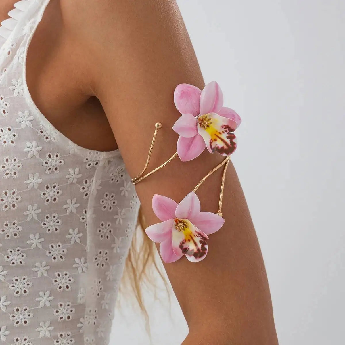 Exquisite Flower Arm Bracelet