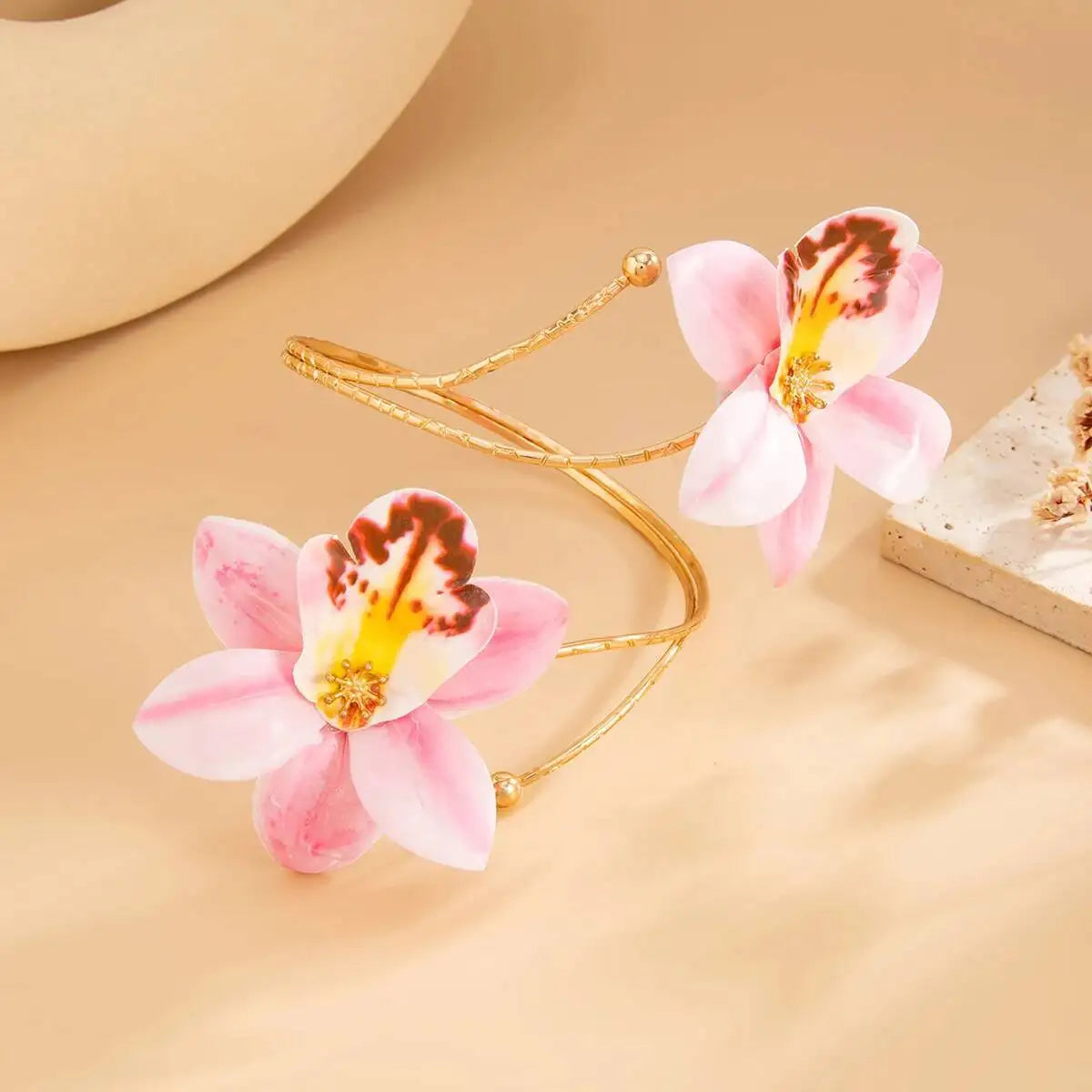 Exquisite Flower Arm Bracelet